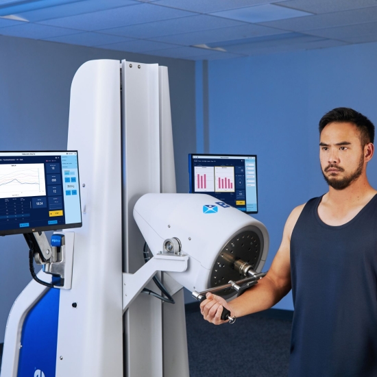 Rehabilitacja siłowa kończyn górnych z użyciem systemu Saffire